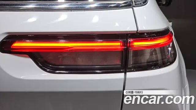 Jeep Grand Cherokee 2022 — Photo 32/33
