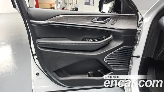 Jeep Grand Cherokee 2022 — Photo 24/33