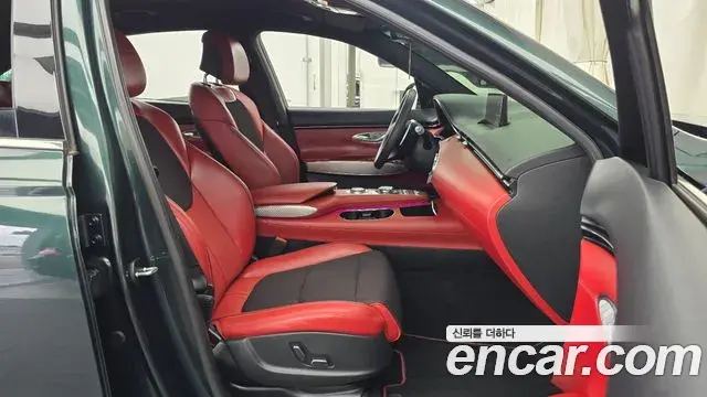 Genesis GV70 2021 — ფოტო 11/31