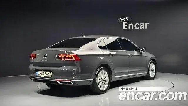 Volkswagen Passat GT 2021 — Şəkil 18/30