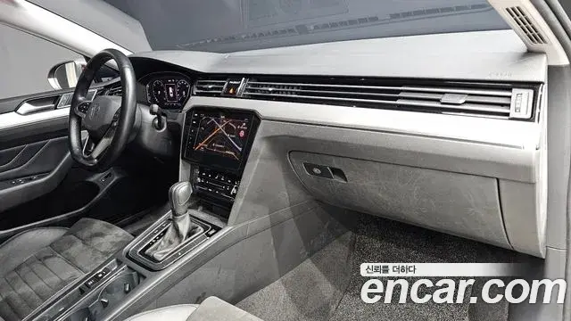 Volkswagen Passat GT 2021 — Şəkil 11/30