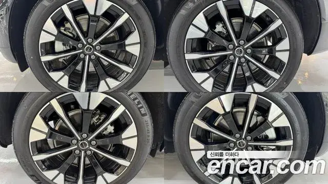Volvo XC60 2026 — ფოტო 15/19