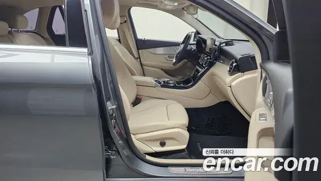 Mercedes-Benz GLC-Class 2018 — Şəkil 23/31