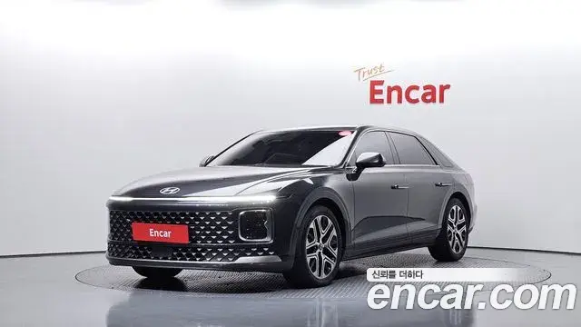 Hyundai Grandeur Hybrid 2023 — ფოტო 14/20
