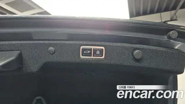 Hyundai Grandeur Hybrid 2023 — ფოტო 11/20