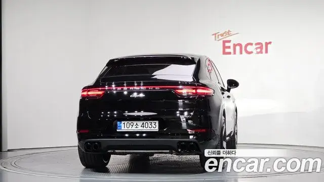 Porsche Cayenne 2023 — ფოტო 1/20