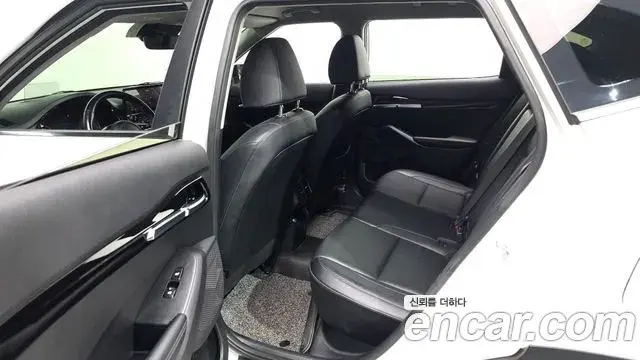 Kia Seltos 2019 — Şəkil 7/32
