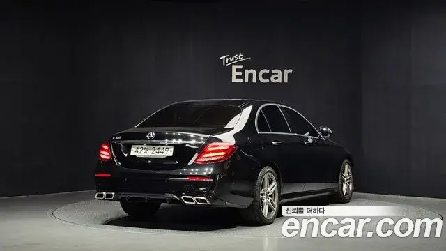 Mercedes-Benz E-Class 2019 — Фото 2/20