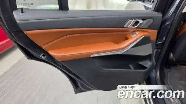 BMW X7 2022 — ფოტო 4/33
