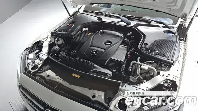 Mercedes-Benz E-Class 2020 — ფოტო 30/31