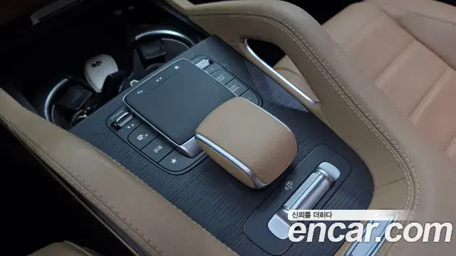 Mercedes-Benz GLE-Class 2023 — Photo 27/32