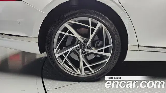 Genesis G90 2022 — ფოტო 3/35