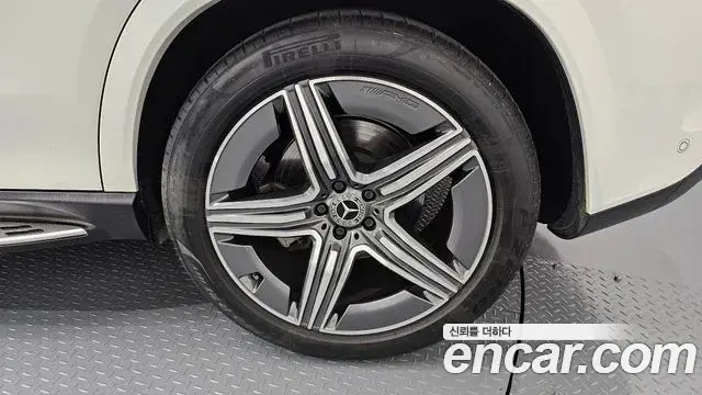 Mercedes-Benz GLE-Class 2023 — Photo 12/34