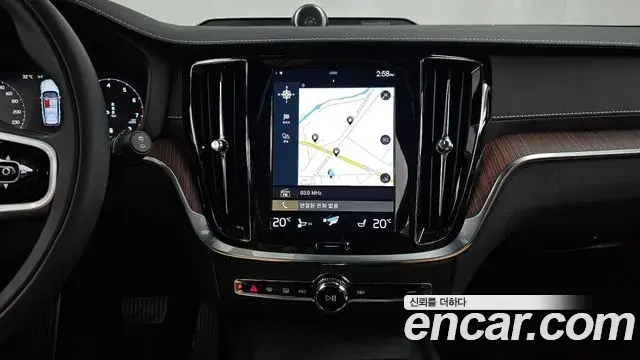 Volvo V60 Cross Country 2022 — ფოტო 10/35