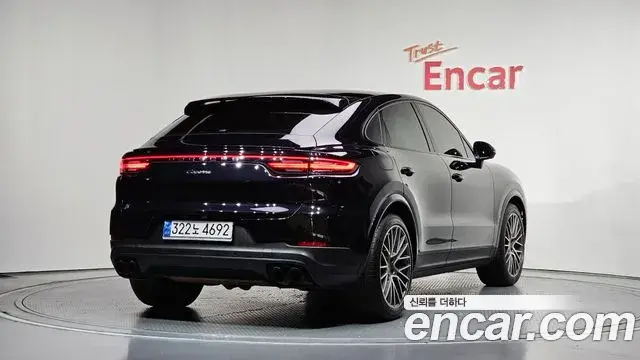 Porsche Cayenne 2021 — Photo 2/20