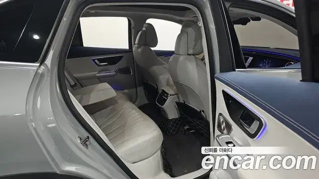Mercedes-Benz EQE SUV 2023 — Şəkil 9/38