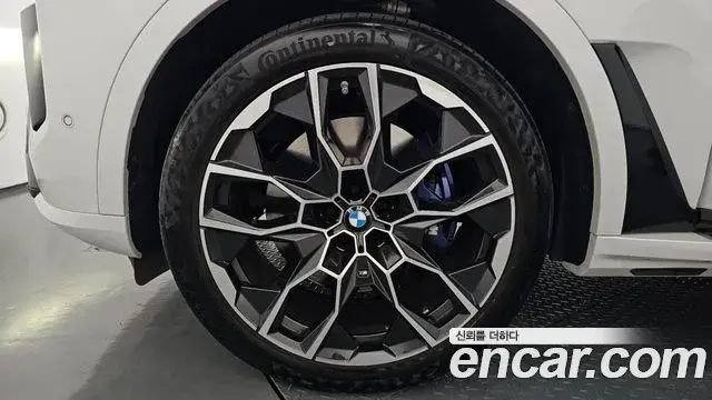 BMW X7 2025 — ფოტო 35/39