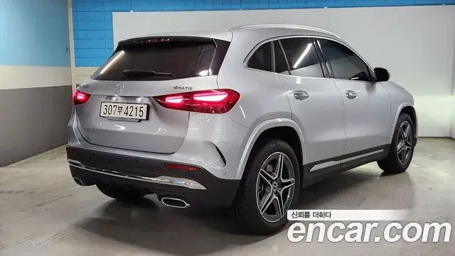 Mercedes-Benz GLA-Class 2025 — Фото 1/20
