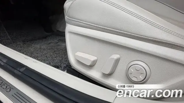 Genesis G70 2021 — Photo 28/32