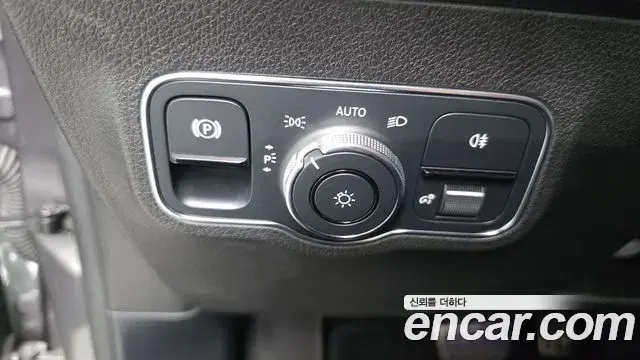 Mercedes-Benz GLB-Class 2021 — Şəkil 9/20