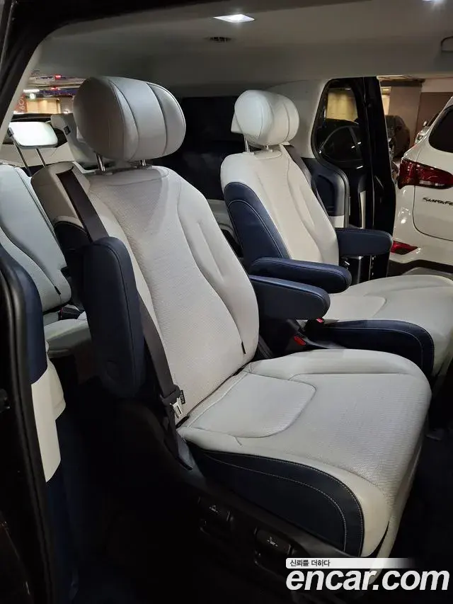 Kia Carnival 2024 — Photo 6/8