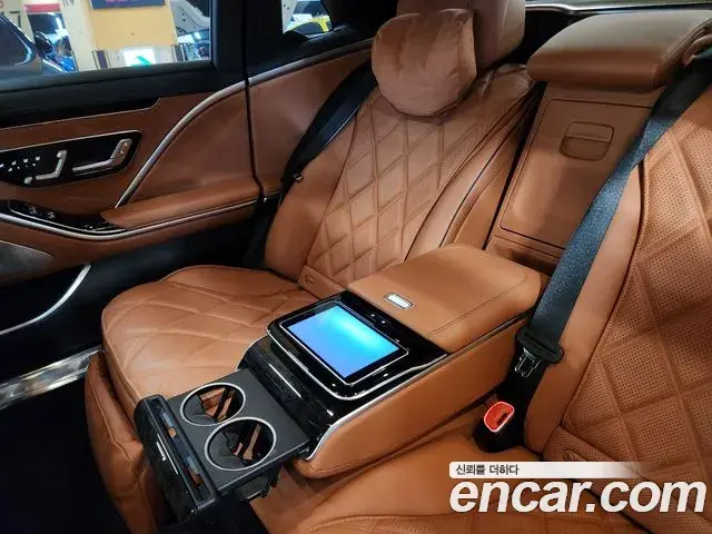 Mercedes-Benz S-Class 2022 — Photo 8/20