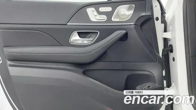 Mercedes-Benz GLE-Class 2025 — Фото 14/20