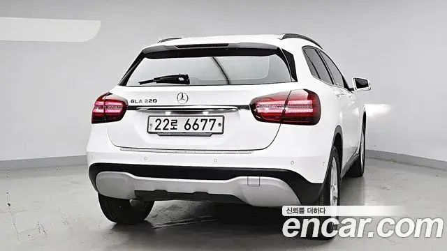 Mercedes-Benz GLA-Class 2018 — ფოტო 12/17