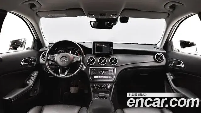 Mercedes-Benz GLA-Class 2018 — ფოტო 6/17