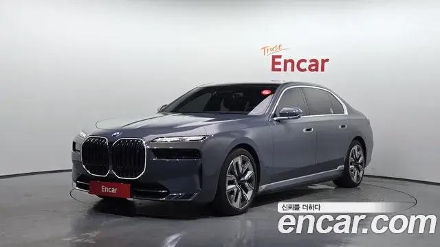 BMW i7 2023 — Photo 20/37