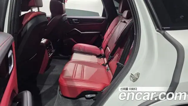 Porsche Cayenne 2022 — Фото 10/20