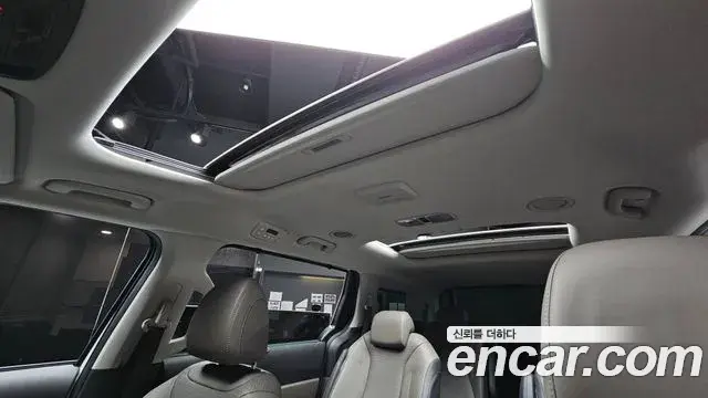 Kia Carnival 2024 — Photo 35/44