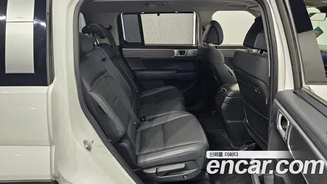 Hyundai Santa Fe 2023 — ფოტო 23/33
