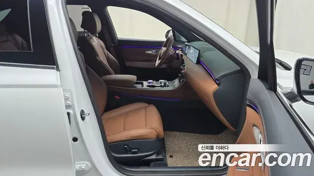 Genesis GV70 2025 — Photo 23/32