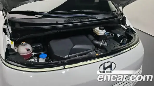 Hyundai Staria 2022 — Photo 6/20
