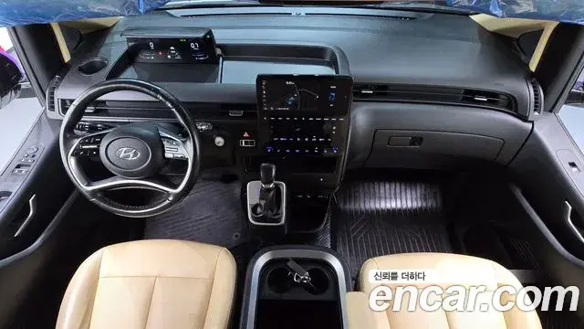 Hyundai Staria 2022 — Photo 7/20