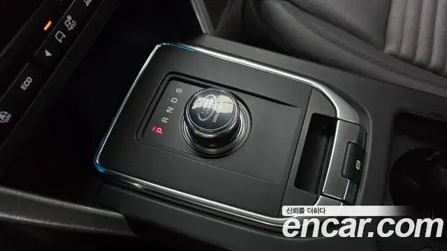 Land Rover Discovery Sport 2018 — Фото 9/20