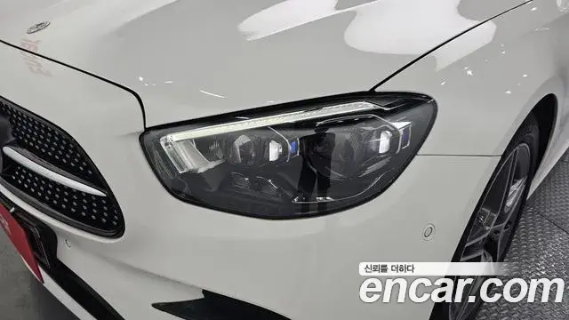 Mercedes-Benz E-Class 2022 — Şəkil 18/30