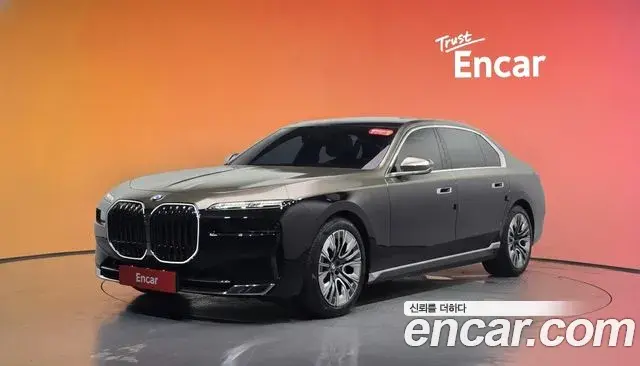BMW 7 Series 2023 — ფოტო 13/36