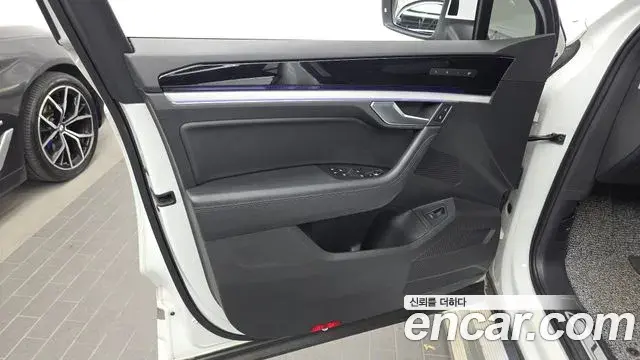Volkswagen Touareg 2021 — Photo 24/32