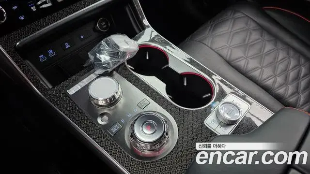 Genesis GV80 Coupe 2023 — Şəkil 8/35