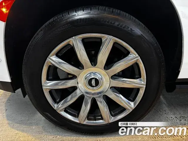 Cadillac Escalade 2021 — Photo 8/20