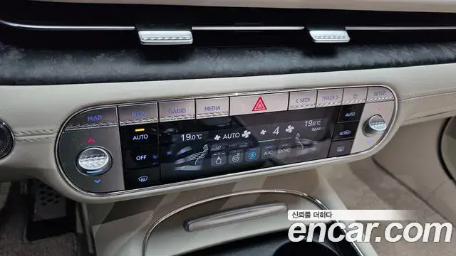 Genesis G90 2022 — Photo 3/49