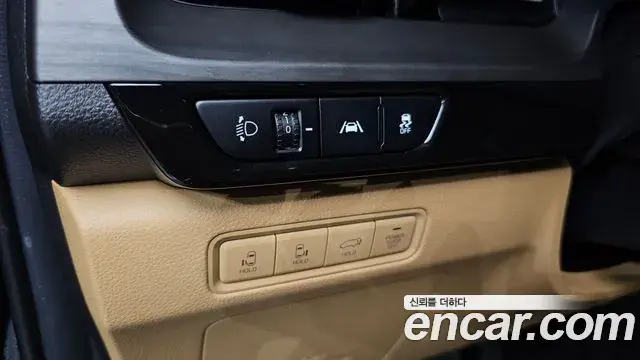 Kia Carnival 2022 — Фото 19/20
