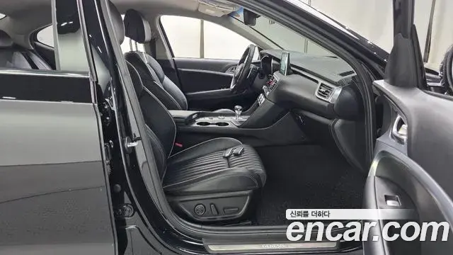 Genesis G70 2020 — Photo 11/33