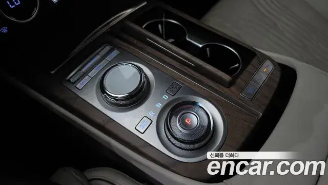Genesis G80 2023 — Photo 2/20