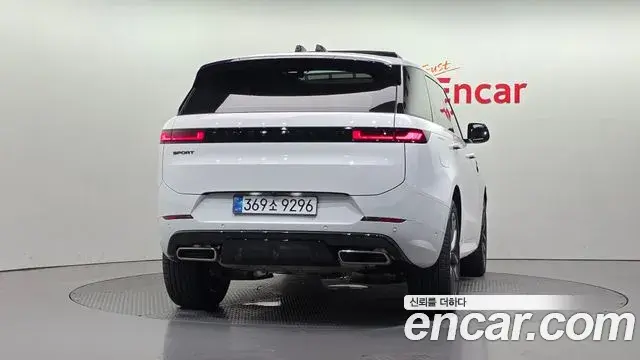Land Rover Range Rover Sport 2025 — ფოტო 15/33