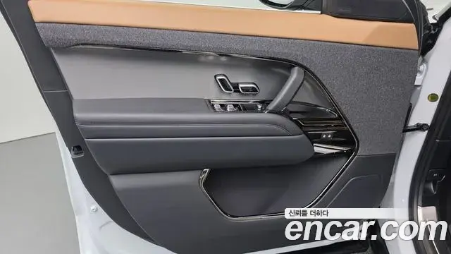 Land Rover Range Rover Sport 2025 — ფოტო 16/33