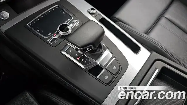 Audi Q5 2020 — Фото 9/20