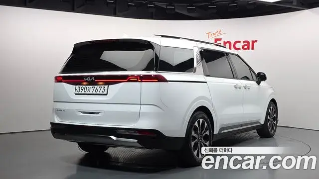 Kia Carnival 2023 — Photo 1/20